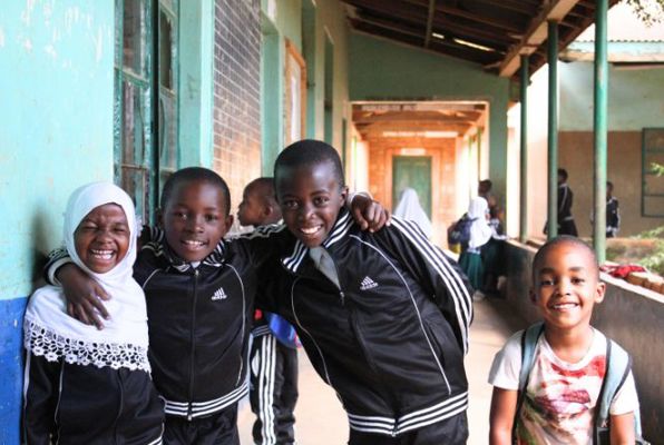 Onderwijs projecten in Tanzania Iringa mooie foto van de kinderen 