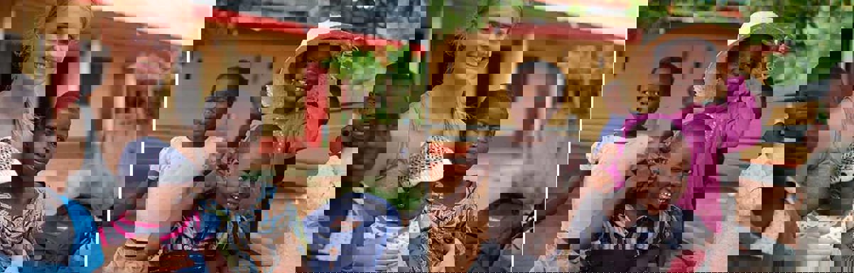 Vrijwilligerswerk Ghana Kidz Active School werken met de kleine kinderen