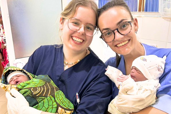 Medisch vrijwilligerswerk en observatie project Tanzania twee kindjes geboren 